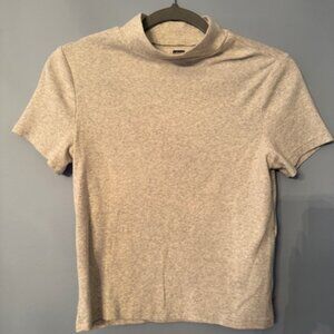 Levis Mock Neck Grey Women's Short Sleeved T-Shirt Size: M